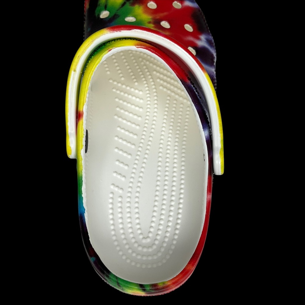 Crocs Classic Women’s Tie Dye Clogs Size 6/Mens 4 Multicolor Water Friendly - Picture 11 of 13